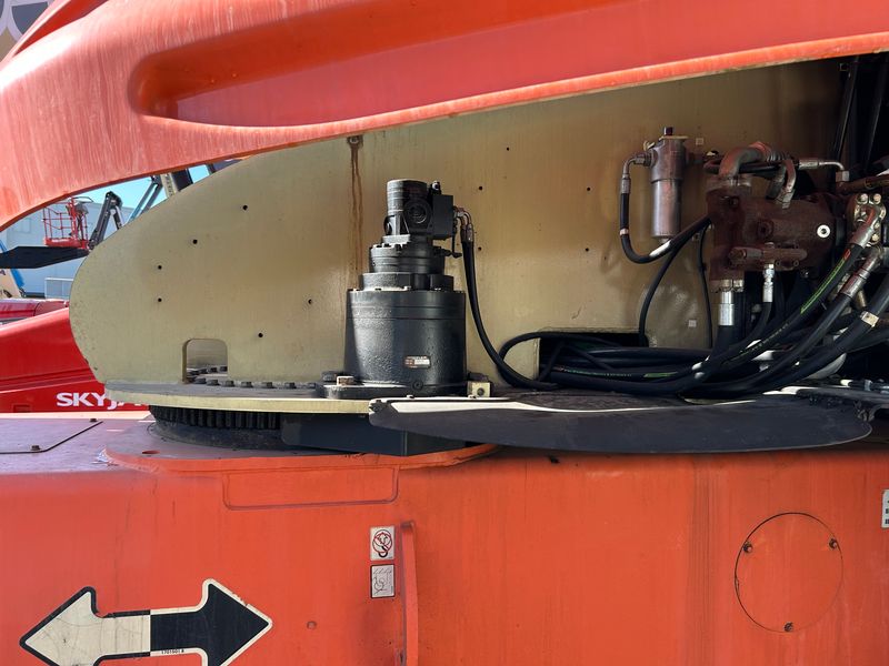 Telescopic Boom Lift - View 2